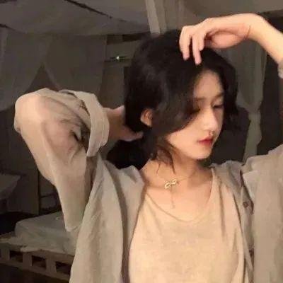 女孩的灵缇犬
